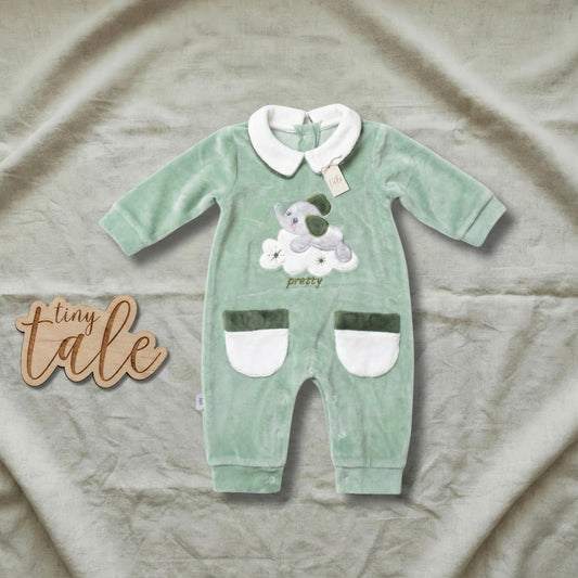 رومبير مخملي أزرق للمواليد الجدد من الأولاد بنقشة الفيل - معقم وجاهز في علبة هدايا 